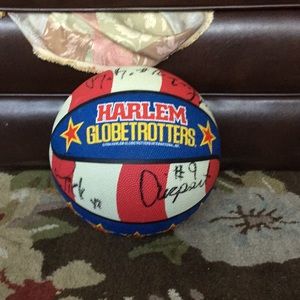 Signed Harlem Globetrotterrs basketball